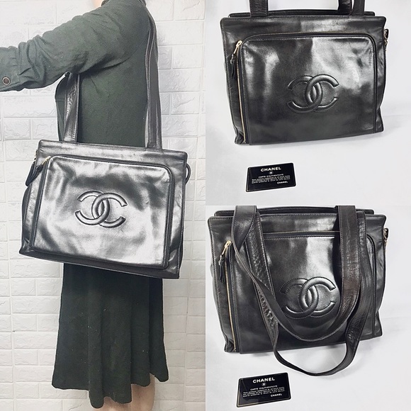 CHANEL Handbags - 🎉🎊HOST PICK🎉🎊 Chanel zipper tote lambskin